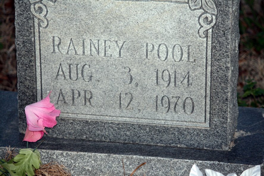 #OnThisDay in 1999, a jury in Belzoni, Mississippi, convicted three men of manslaughter in the April 12, 1970, killing of Rainey Pool, a 54-year-old sharecropper. When the one-armed man, who had been drinking, happened to enter a “whites-only” bar in Midnight, Mississippi, a mob…