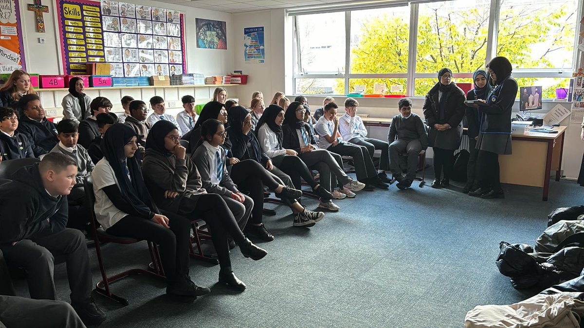 Fantastic participation from our <a href="/HolyroodSec/">Holyrood Secondary</a> pupils, wonderful resources from @stmungomuseum along with outstanding guest speakers, we are excited to work together again- a truly enriching experience! 😌🙏🏼<a href="/Mrs_HteacherRE/">Mrs_Harcombe</a> @MrsHernonTweets <a href="/mariannemccoy10/">Mrs Marianne McCoy</a>
#ScottishInterfaithWeek