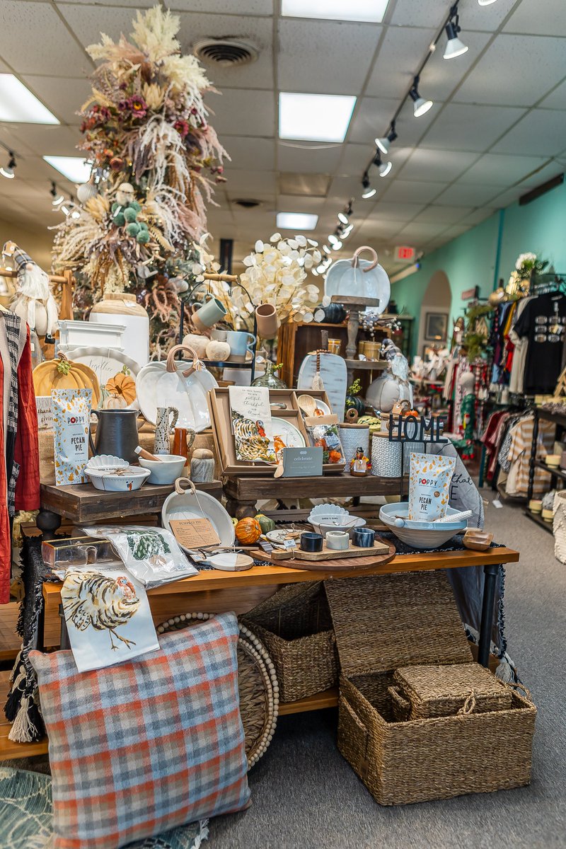 Is your home Thanksgiving-ready? Add a touch of autumn magic (and elevate your hosting game!) with Mud Pie’s home and holiday decor, featuring pieces that seamlessly blend tradition with on-trend elegance.

Explore Mud Pie in Building 16: greenfront.com/manufacturers/…

#GreenFront