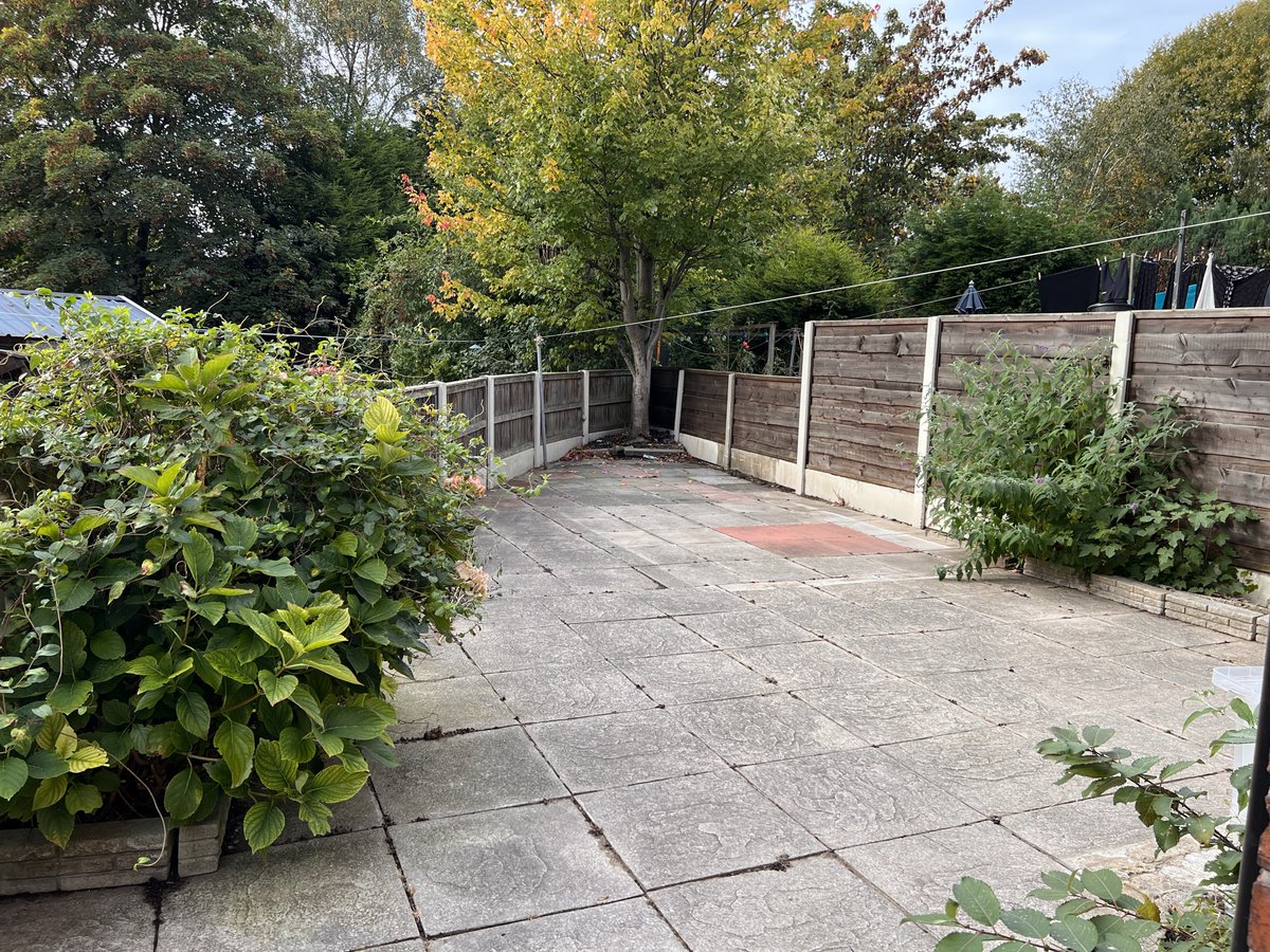 OCBNorthWest's tweet photo. #TOLET: #Reddish, #Stockport RENT: Only £950.00 pcm. A refurbished and well-presented two-bedroom, unfurnished semi-detached house, situated in a popular South Reddish location and with the benefit of a two-car driveway and front and rear gardens. CALL NOW 0161 808 0010 https://t.co/gIVCZHK1pR