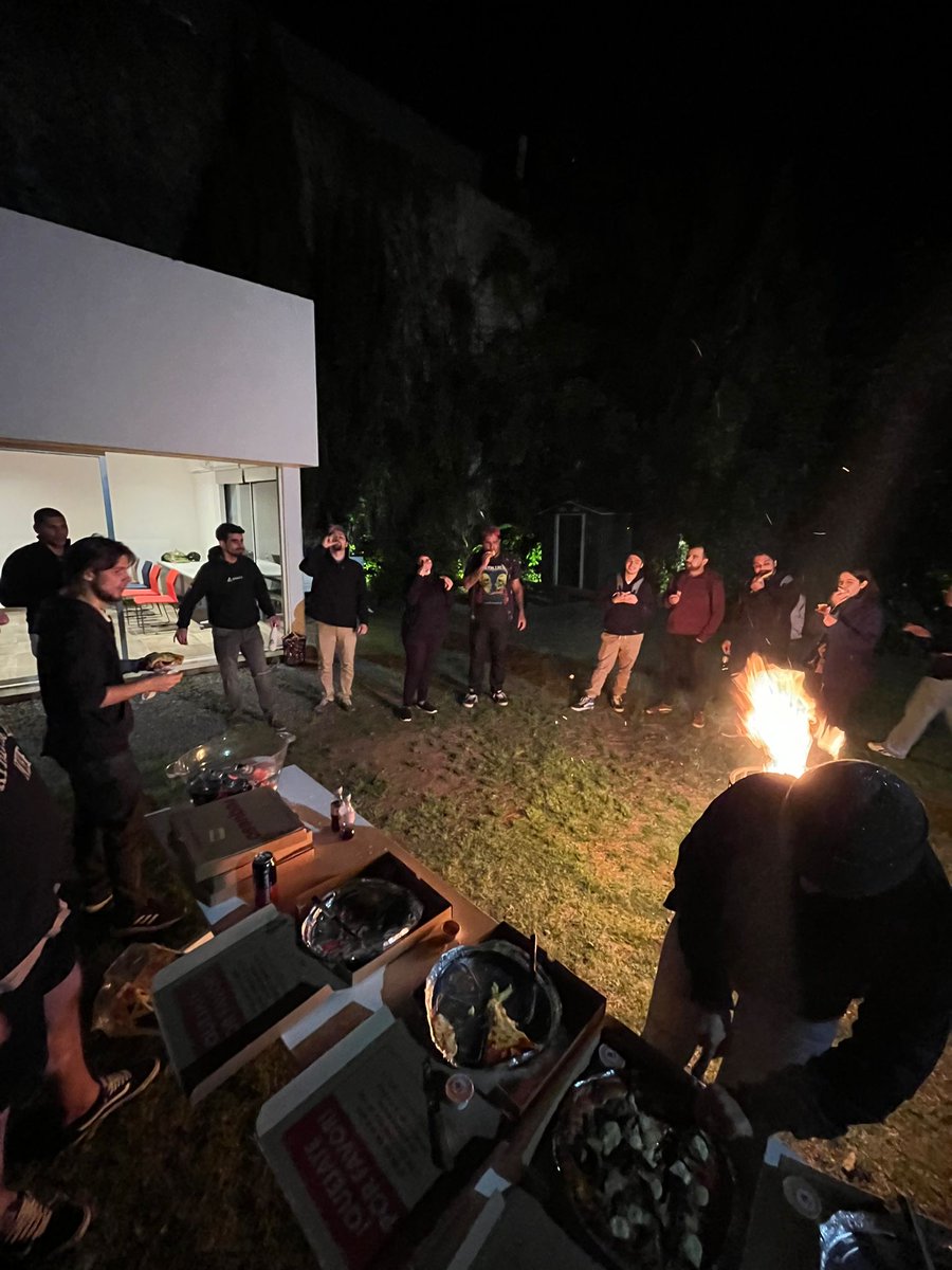 Muchas gracias a todos los que participaron de la ultima web3 meetup del año! Aca van algunas fotos 📷

Unite a nuestro grupo de meetup para enterarte mas: meetup.com/web3-meetup-in…