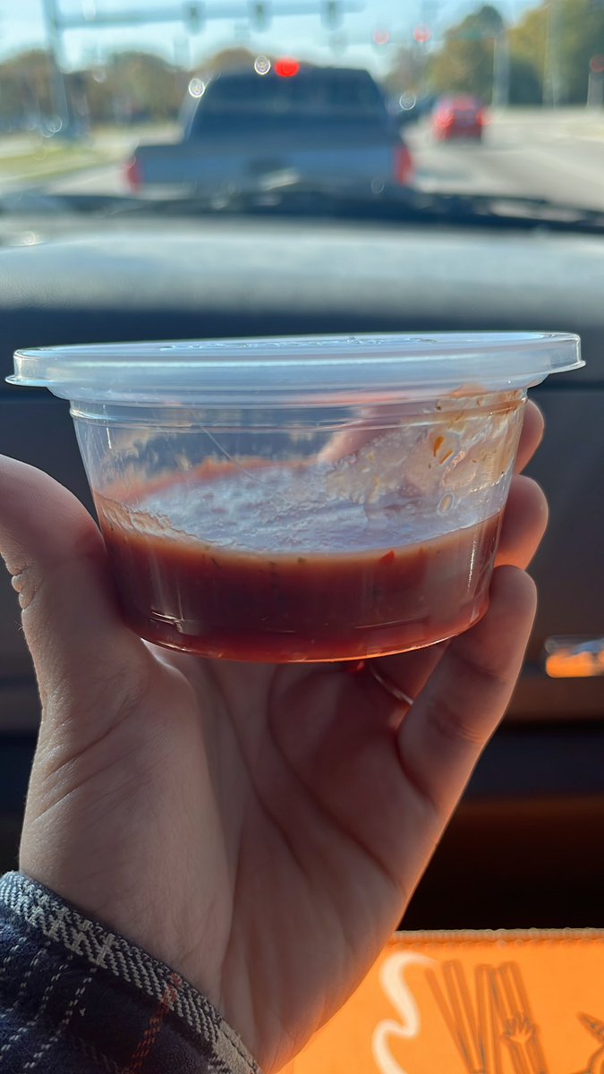 Purple_21398's tweet photo. @littlecaesars why the heck did I pay $1.59 for this half filled sauce. https://t.co/G49AXg63Md