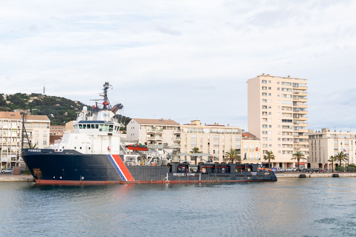 Préfecture maritime de la Méditerranée (@premarmed) on Twitter photo #LeSaviezVous | En cette saison, la mer #Méditerranée peut connaitre des épisodes météorologiques intenses🌬️⛈️🌊
Pour porter assistance aux plus gros navires pouvant être en difficulté, <a href="/Premarmed/">Préfecture maritime de la Méditerranée</a> dispose de moyens hauturiers affrétés par la <a href="/MarineNationale/">Marine nationale</a>
Découvrez-les ici👇 #LeSaviezVous | En cette saison, la mer #Méditerranée peut connaitre des épisodes météorologiques intenses🌬️⛈️🌊
Pour porter assistance aux plus gros navires pouvant être en difficulté, <a href="/Premarmed/">Préfecture maritime de la Méditerranée</a> dispose de moyens hauturiers affrétés par la <a href="/MarineNationale/">Marine nationale</a>
Découvrez-les ici👇