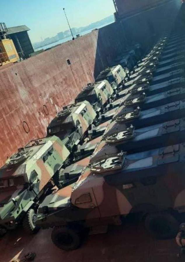 F-0aOSbWoAAd4Ih?format=jpg&name=900x900