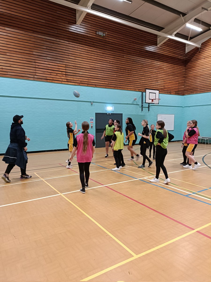 WingfieldAcadPE's tweet image. Another brilliant rugby session for our year 8s, they all loved it! Thank you @RotherhamRugby