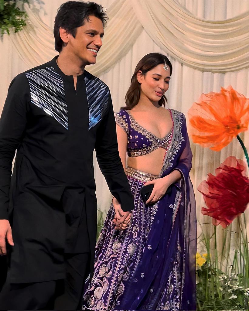 The pair of Vijay Varma and Tamannaah Bhatia looked stunning at Shilpa Shetty's Diwali party. How many people want them to get married soon?😍👩‍❤️‍👨
.
.
.
.
#VijayVarma #TamannaahBhatia  #beautifulcouple  #lehenga #kurtaset  #diwaliparty #diwali2023 #happydiwali2023 #bollywood