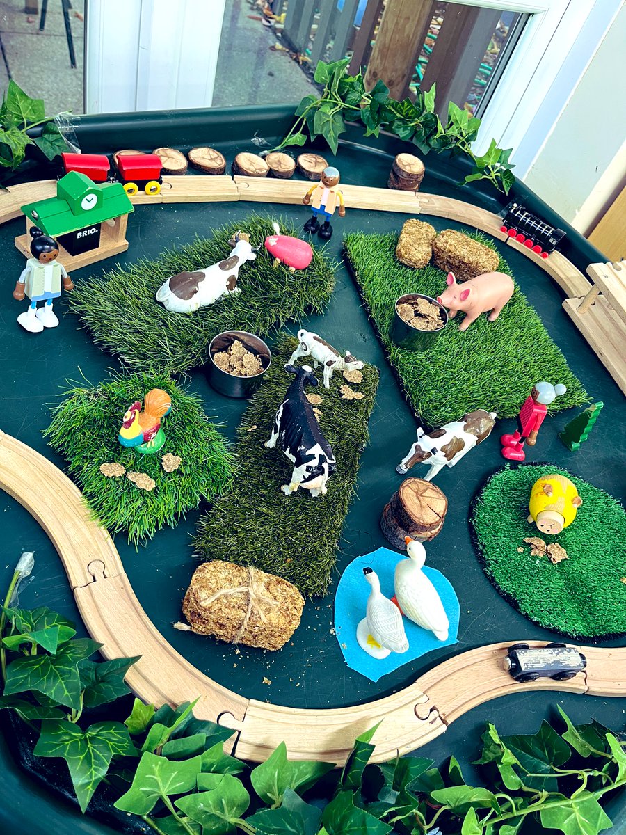 This week tuff tray is a farm theme with a train station 🤩 we can’t wait to see lots of imaginative play happening 😄 @InfinityAcad @WybertonPrimary