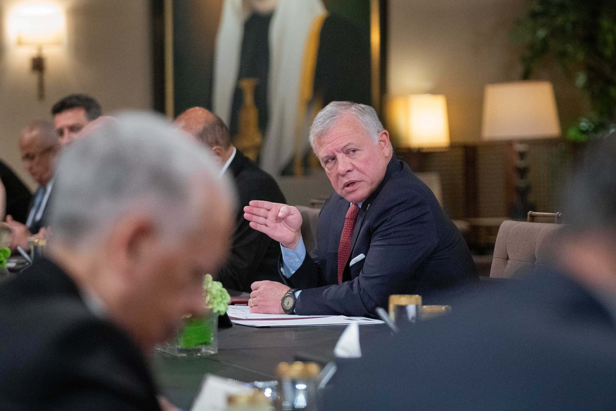 RHCJO's tweet photo. His Majesty King Abdullah II,in a meeting with senior Jordanian politicians, reaffirms Jordan’s rejection of any scenario of reoccupying parts of #Gaza or establishing buffer zones, warning it will exacerbate the crisis and infringe on Palestinian rights
#Jordan https://t.co/96qGj7emp6