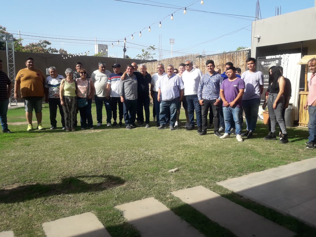 Noticiasalinst's tweet photo. 🚨 COMUNICADO DE PRENSA

Plenario provincial: Dirigentes Radicales de toda la provincia de #LaRioja resolvieron el viernes último, "LLAMAR A NO VOTAR" la ideología fascista y antidemocrática que propone @JMilei y sus aliados. 

#BastaMilei
#MileiNo 
#Democracia 
#UCR https://t.co/Hjfm9ejNpa