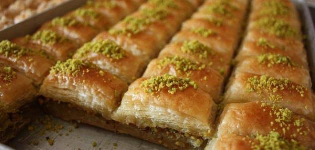 egyptianfoodi's tweet photo. طبعا احنا طول عمرنا متربيين على ان البقلاوة اصلها تركي من الحلويات العثمانية
و ناس تانية قالت ان البقلاوة شامية
و فعلا كل بلد من البلدين و معاهم اليونان كمان بقالهم سنين بيحاولو يوثقو البقلاوة في اليونسكو و لكن كلهم فشلو لأن مفيش معاهم اي ادلة تاريخية
لأن كل الأدلة التاريخ بتؤكد https://t.co/hA0RgXeIrT