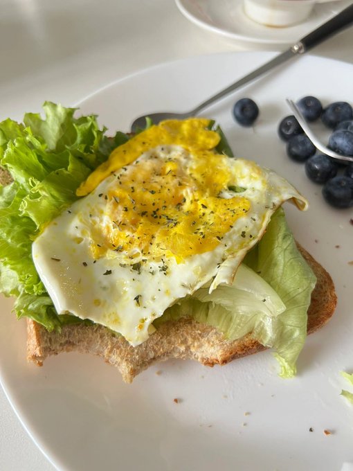 Dleverette14's tweet photo. Start your morning with a delicious breakfast and start your day with a cup of coffee 😉 Good morning https://t.co/WeqTIX8rJ6