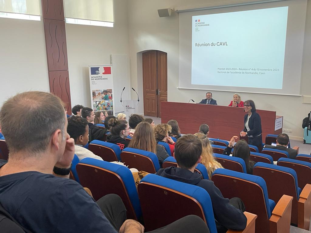 ac_normandie's tweet image. Le conseil académique de la vie lycéenne de l'@ac_normandie a le plaisir d'accueillir aujourd'hui des élèves de terminale du lycée Émile Letournel de Saint-Pierre-et-Miquelon, qui assistent à une réunion de commission pour la première fois.

#CAVL