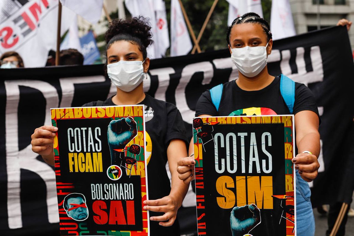 ClarkAzuca's tweet photo. AS COTAS ABREM PORTAS!
Hoje elas permanecem abertas!
11h o presidente Lula sanciona a Lei de Cotas que foi revisada e ampliada!
Vitória dos estudantes!
#CotasAbremPortas #CotasSim #CotasFicam https://t.co/zaTCNbjUPX