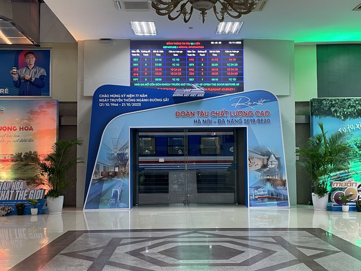 liamphenderson's tweet photo. When in Việt Nam 🇻🇳🚄 
#reunificationexpress https://t.co/8A8rU1f6cl