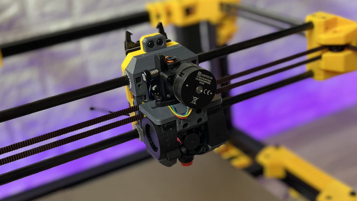 FilamentFrenzy's tweet photo. It’s starting to look like a printer 💛🖤

The @zaribocom level cube V2 

In todays out the box performance world of printers I’ve grown to hate big asssmbly time printers but this was a pleasure 🙌

#3Dprinting https://t.co/eyhykko0cB