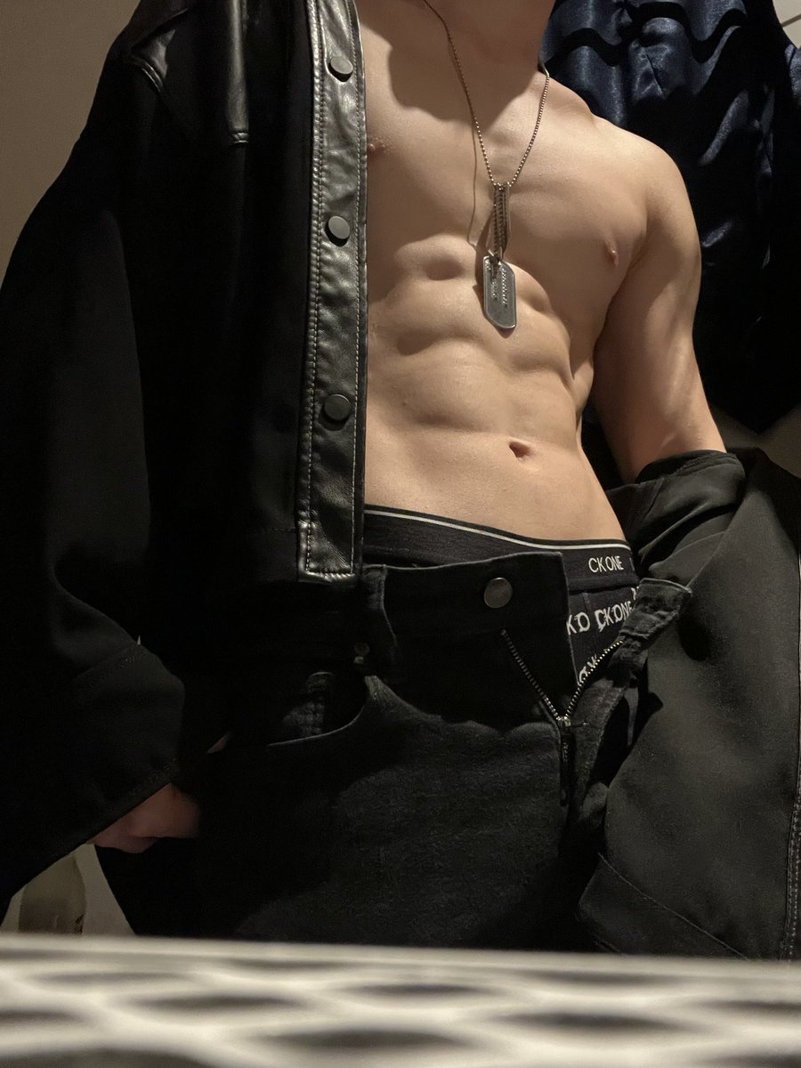 龍應該藏在雲里，
你應該藏在心裏。