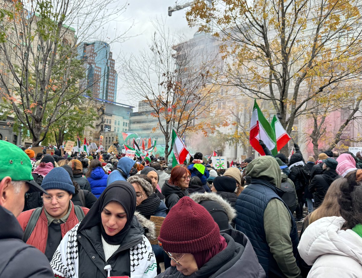 socialist_ca's tweet image. Tens of thousands join the day of action for a #ceasefireNow  in Montreal.
#FreePalestine  #Gaza