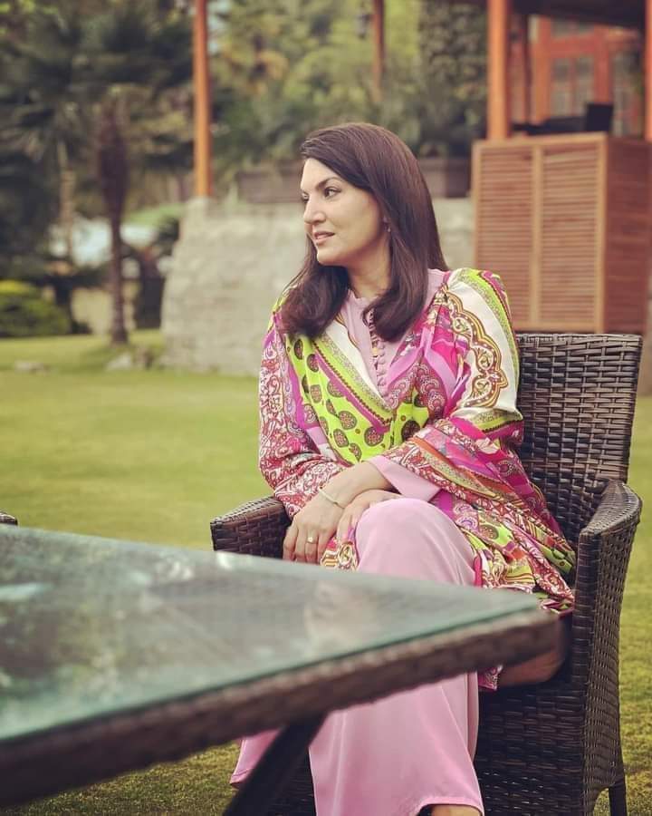 vetforyoualways's tweet photo. ریحام خان: مارو ، ہم کو مارو سالو۔ ارے ہم من��ر کا گھنٹہ ہے کہ کوئی بھی آ کے بجا جاتا ہے ۔🤣🤣
#Debate2023 https://t.co/6o0Io53Ktd