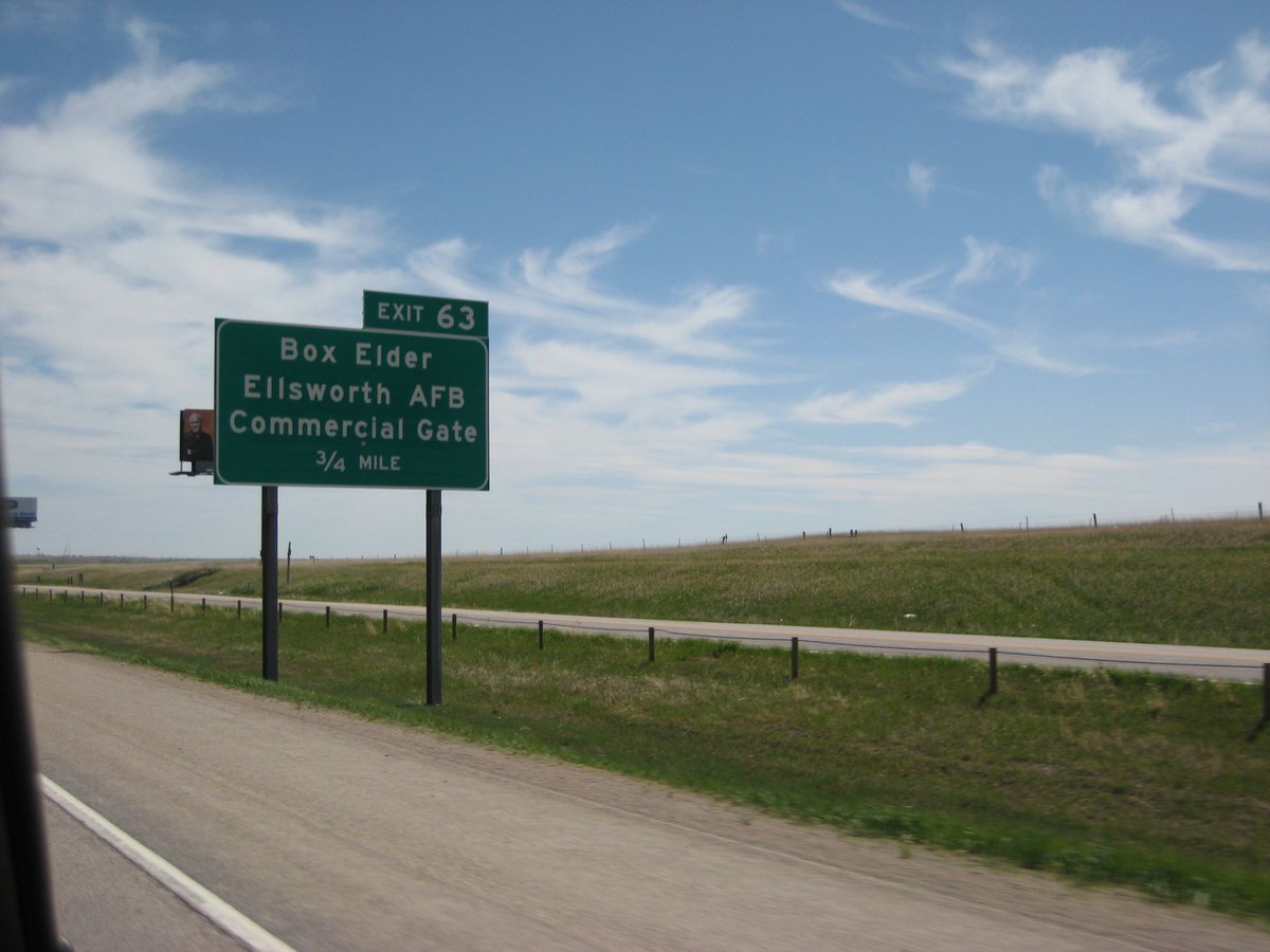 Found this drive-by photo from a trip to SD in 2009. Played lots of Willie and Pave on that trip ,when we had CDs @BNastanovich @spiralmusic <a href="/dronecoma/">Stephen malkmus</a>