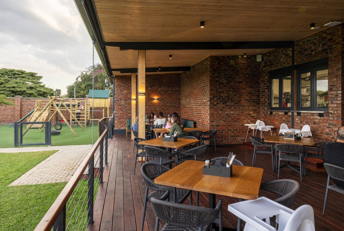 RefinedMagZim's tweet photo. Three Monkeys Delights Harare Diners
Learn more here: https://t.co/8oxHJqhAn4 @Zimtweets @PapasKitchencks @brian___jethro @hatiperi_wacho @FaffieManhuhwa @yahya_goodvibes @TheVuyoBrown @__vigie @mr_zim_fit @MISSCHINDIYA @iMisred @antomukuwa @Happie_Mu #fyp @TheAnswerMMA https://t.co/lefgyo1KPF