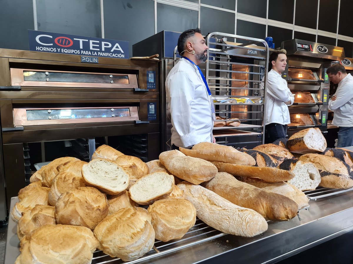 comoju's tweet image. #Pandeverdad Selección Española Campeona del Mundo de Pan y Selección Subcampeona Italia #Gastronoma23 @feriagastronoma #LExquisitMediterrani @feria_valencia