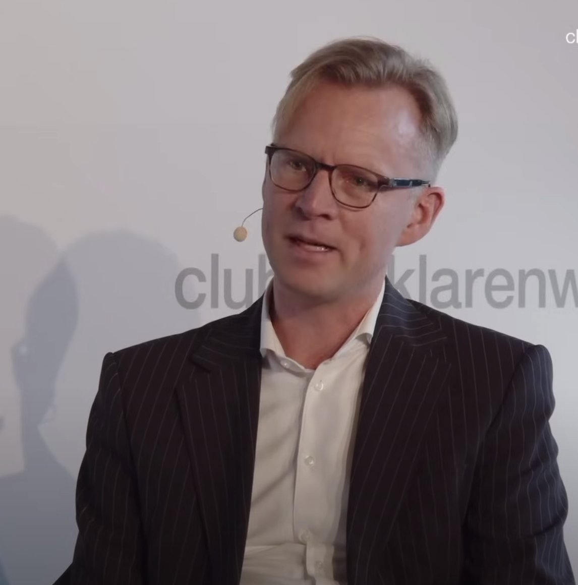In diesem aufschlussreichen Video äußert sich Prof. Dr. Maximilian Ruppert, ein renommierter deutscher Baustatiker und Lehrstuhlinhaber an der TH Ingolstadt, erstmals öffentlich zum Einsturz von WTC1 und WTC2 am 11. Septembers 2001 in New York. Nach über 20 Jahren bricht Ruppert