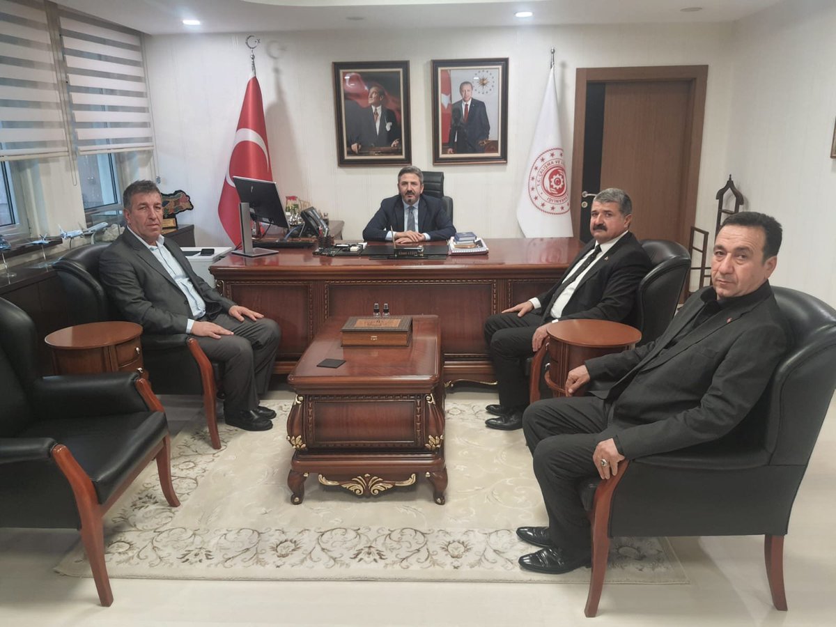 Ak Parti Besni İlçe Başkanımız Sn. İsmail Sümer, Besni Güncel Gazetesi İmtiyaz Sahibi Sn.Soydan Doğru ve Besni Küçük Sanayi Sitesi Başkanı Sn.Hacı Arslan'ı <a href="/csgbakanligi/">T.C. Çalışma ve Sosyal Güvenlik Bakanlığı</a>'nda ağırladık.
Değerli misafirlerimize nazik ziyaretleri için teşekkür ederim.
@ismail_sumer2
<a href="/eminsoydandogru/">Besni Güncel Gazetesi</a>