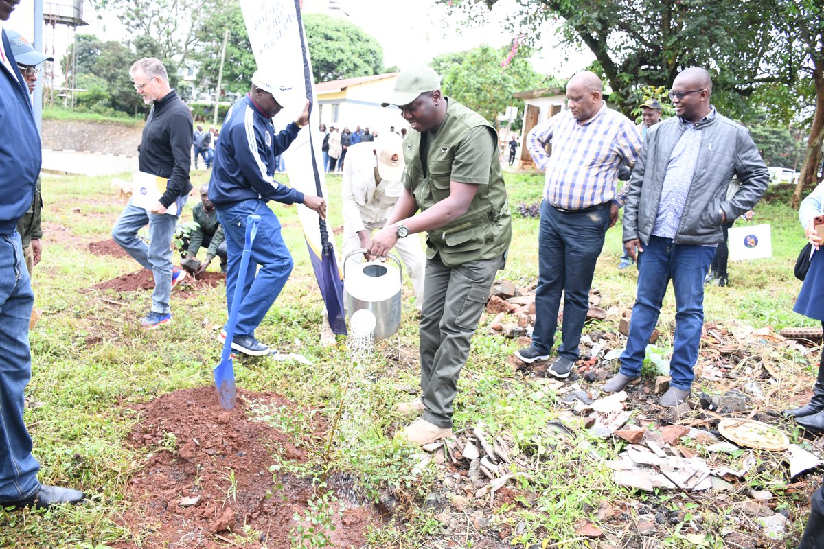 ODPP_KE's tweet photo. DPP, Renson Ingonga today led ODPP Staff in marking the National Tree Growing Day by planting trees at the Prosecution Training Institute (PTI).
#HakiNaUsawa #JazaMiti #15bnWajibuWaKilaMkenya https://t.co/7zT4ywIMdO
