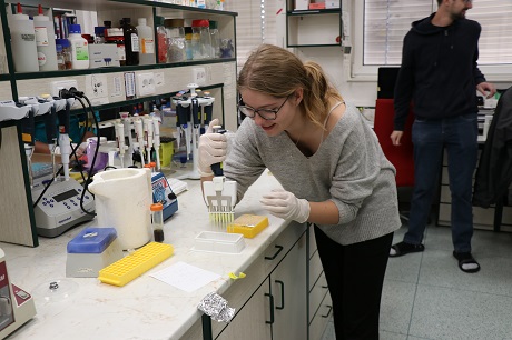👨🏻‍🔬👩‍🔬Chodíte na střední školu a láká vás vědecká kariéra?

🧠 Vyzkoušejte si práci vědce nebo vědkyně přímo na některém z pracovišť Akademie věd ČR během roční stáže Otevřené vědy!

🥽 Zájemci mohou posílat přihlášky do 30. listopadu 2023.

🔭 Více informací si přečtěte ➡️