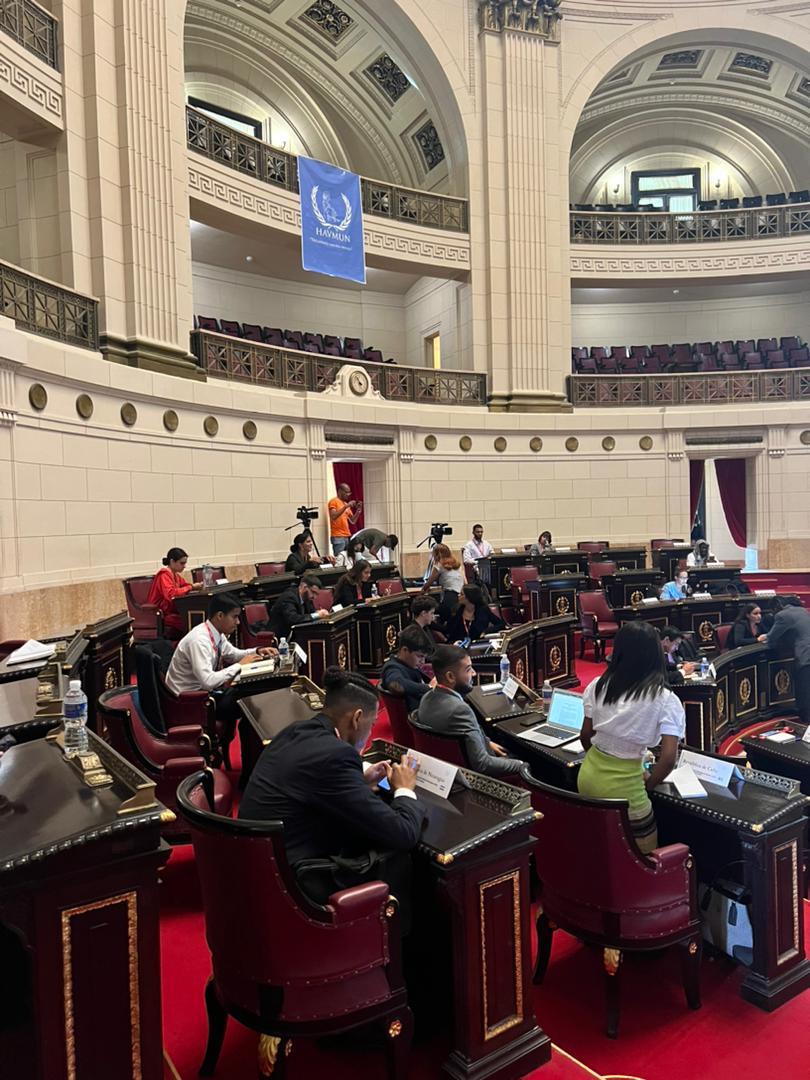 HavanaMUN's tweet photo. 🇺🇳 Por esta jornada El Capitolio de La Habana será sede de la Sesión extraordinaria del Modelo de Naciones Unidas.
🗣 El debate versa sobre "Derechos humanos y medidas coercitivas unilaterales".
#HAVMUN2024
#DerrchosHumanos
#SesiónExtraordinaria https://t.co/HYzFMR3Qcz