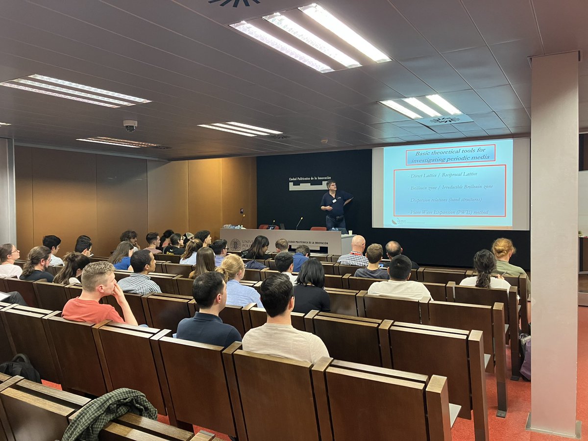 Second lecture of the Training School on Acoustic and Elastic (Meta)-Materials.
The talk of this afternoon is given by Pr. Jérôme Vasseur on periodic systems!

More information on tsmeta.blogs.upv.es