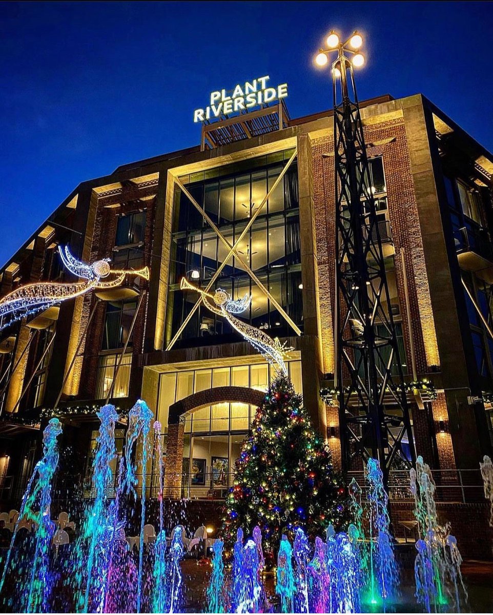 savwaterfront's tweet photo. The holiday season is right around the corner! Mark your calendar for these festive events!🎄🎅✨More here: https://t.co/7RDXKxiqKN [📸@studiesinwanderlust via IG]
.
#savannahswaterfront #savwaterfront #visitsavannah #savannahga #savannah #christmasinsavannah #whattodoinsavannah https://t.co/i6nnNHYjM1