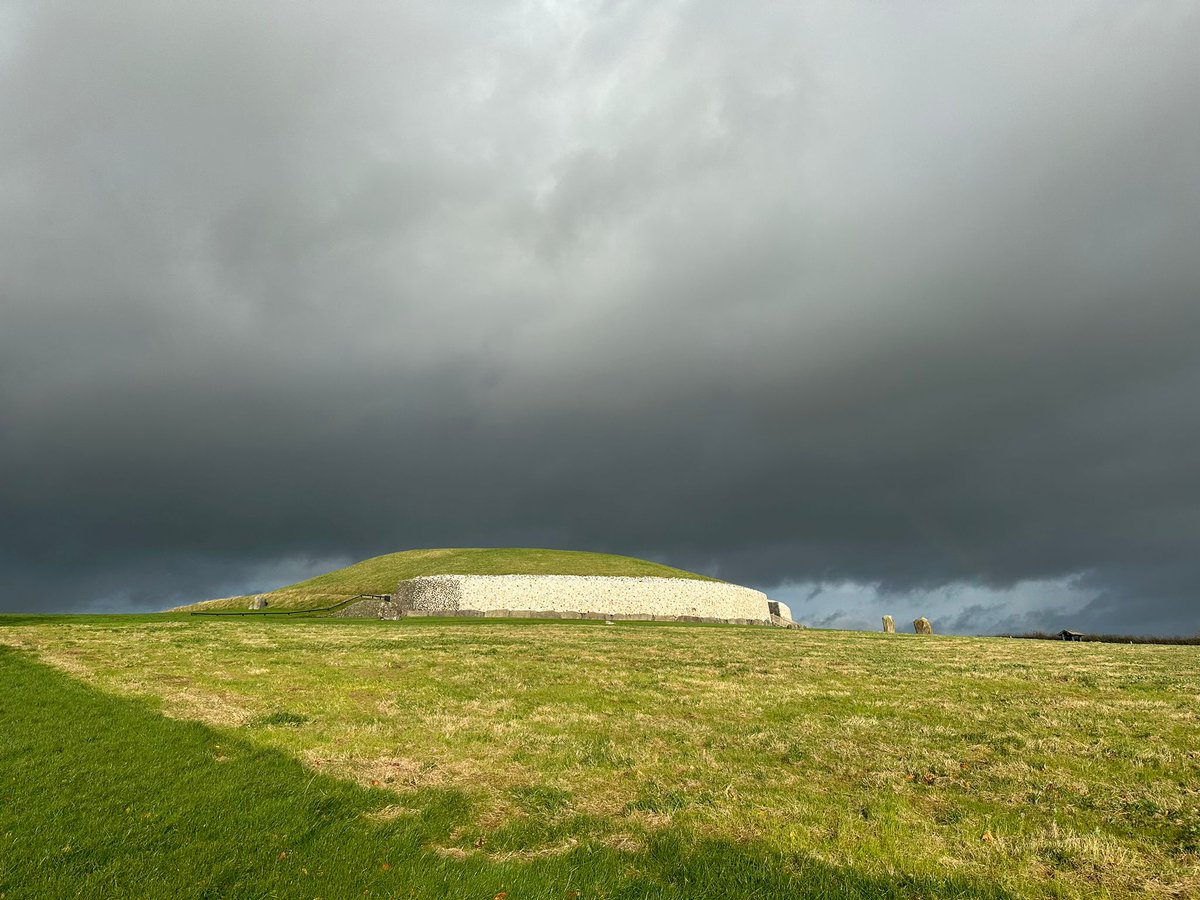 Still wild and windy here with ever changing skies 💨🌦️📷Ailbhe
#StormDebi #staysafe