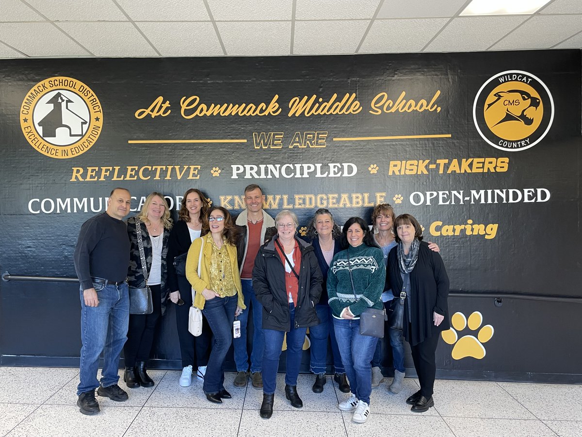 CommackSchools's tweet photo. CMS Student Government members welcomed graduates from the Commack HS South class of 1983 as part of their 40-year reunion celebration! #Classof1983 #Alumni #Reunion #CHSSouth #CommackSchools #WeAreCommack https://t.co/nJg60vzl8c