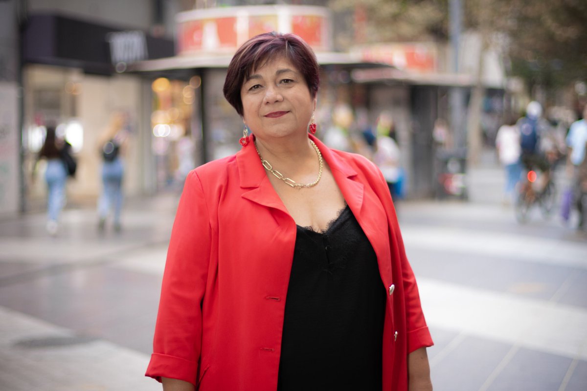 Felicitamos a Romanina Morales, Directora Nacional de <a href="/SenceChile/">Servicio Nacional de Capacitación y Empleo, Sence.</a>, destacada en el Premio "100 mujeres líderes 2023" de El Mercurio. 

Romamina ha sido servidora pública por 30 años y, en este último año, ha trabajado para mejorar las oportunidades laborales.