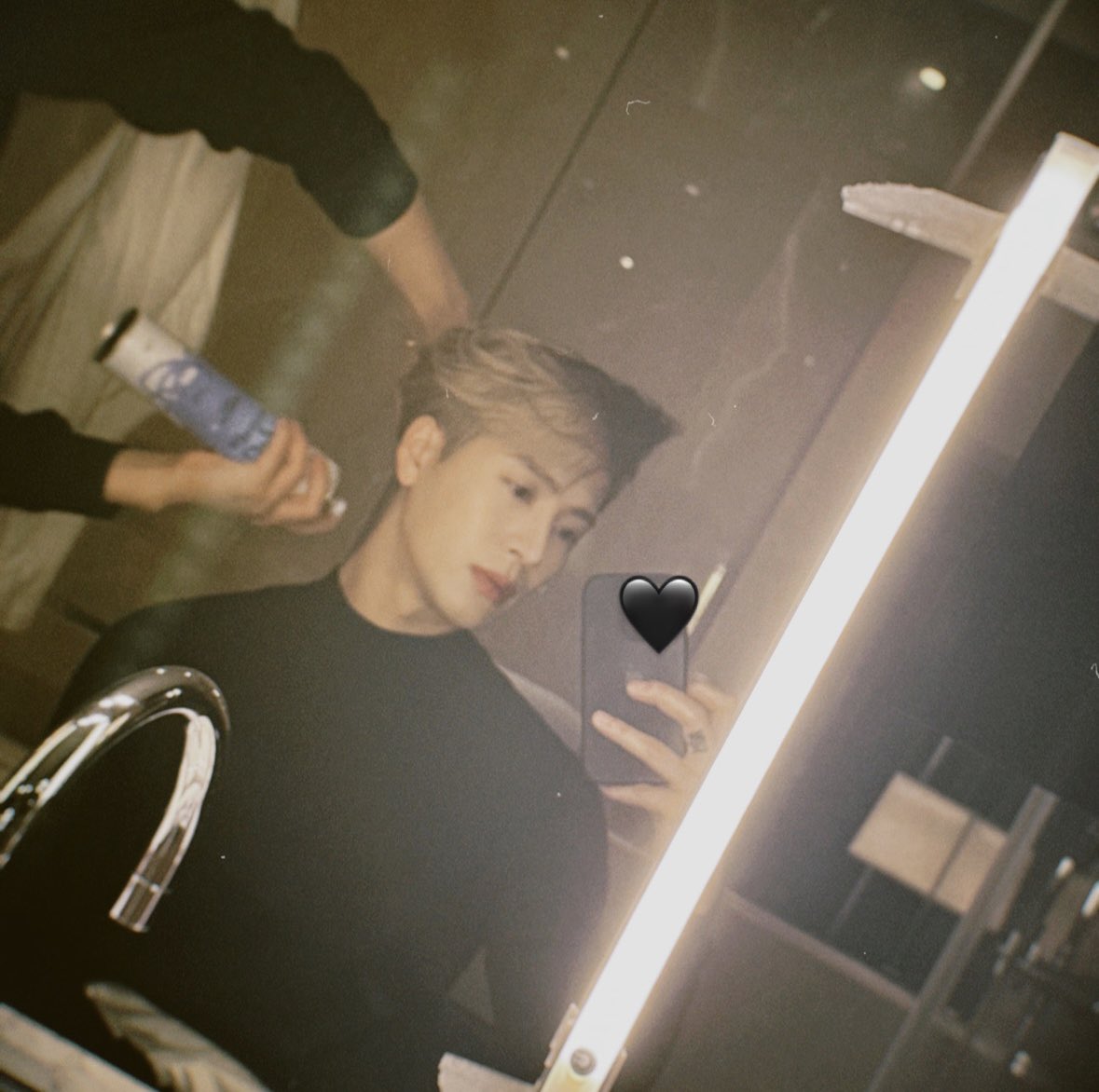 JacksonWang852's tweet photo. Nov.28 https://t.co/6X1naNQm3S