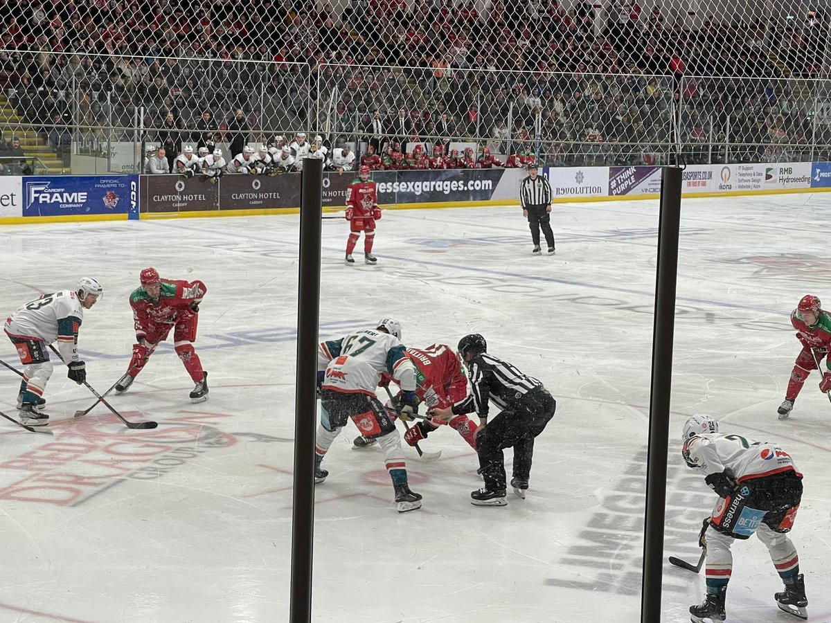 photosbyaliciax's tweet photo. Cardiff Devils vs Belfast Giants 
(20th January 2023)
@cardiffdevils @BelfastGiants 
#LetsGoDevils #CardiffDevils
#BelfastGiants #IceHockey
#Photos #Photography https://t.co/Q8u1ij1aXL