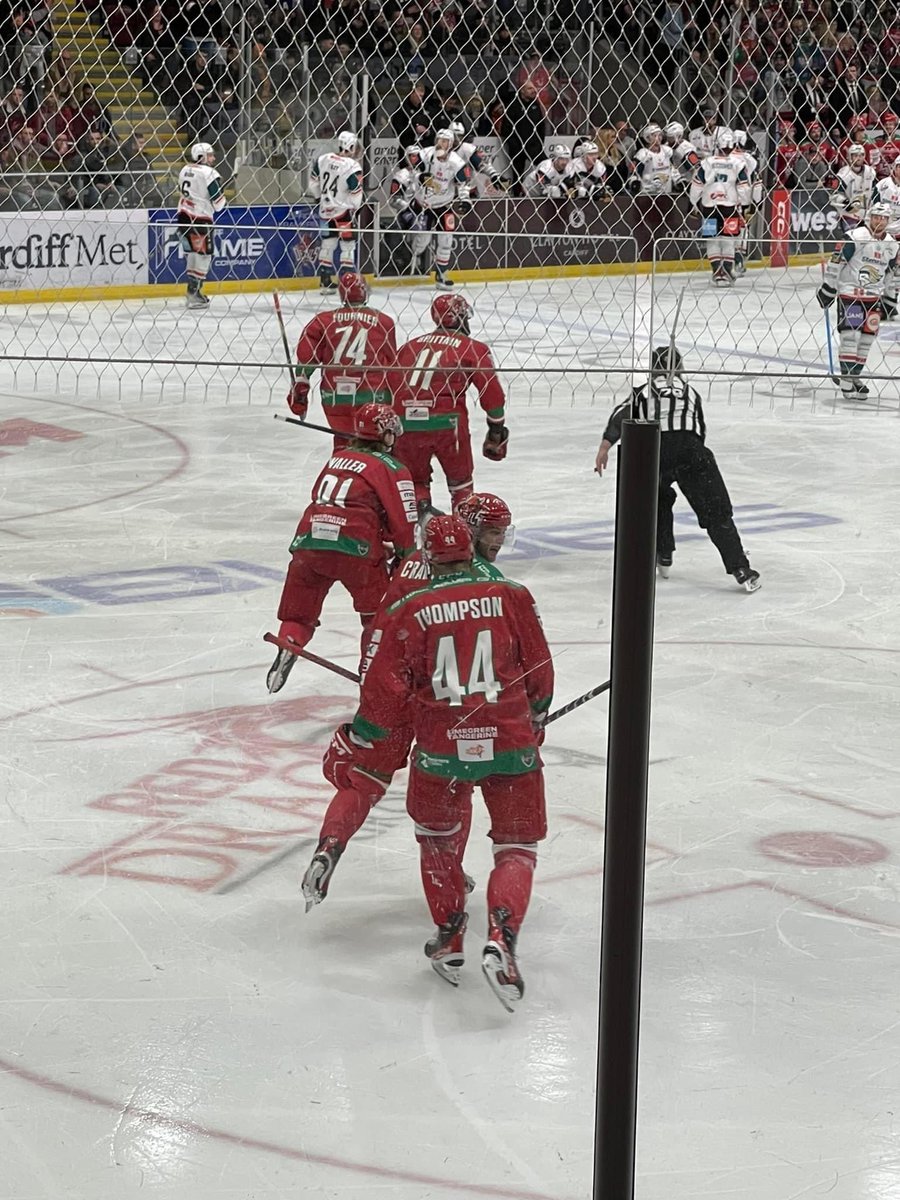 photosbyaliciax's tweet photo. Cardiff Devils vs Belfast Giants 
(20th January 2023)
@cardiffdevils @BelfastGiants 
#LetsGoDevils #CardiffDevils
#BelfastGiants #IceHockey
#Photos #Photography https://t.co/Q8u1ij1aXL