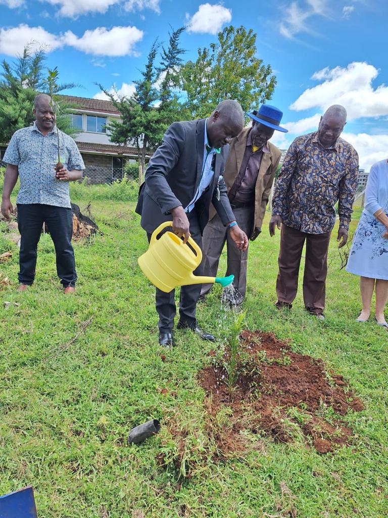 tenpKE's tweet image. Mzee Nyambane(Kisii Council of Elders) and Orero(Luo Council of Elders) who were also present to participate in the noble exercise.
#nationaltreeplantingday2023
