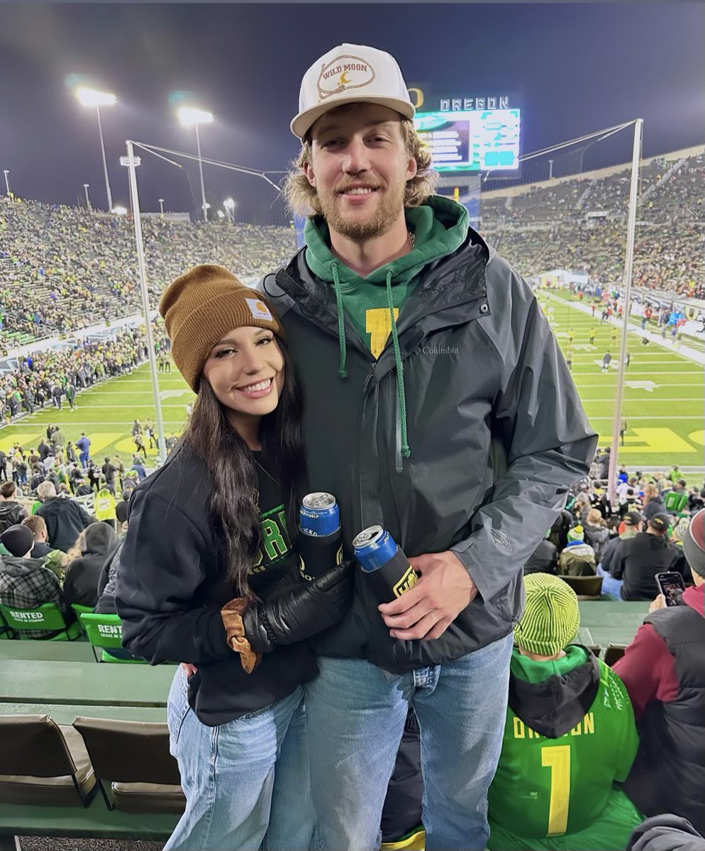 bostonnnt's tweet photo. ducks don’t disappoint @Taitumm https://t.co/G0WELwgiR8