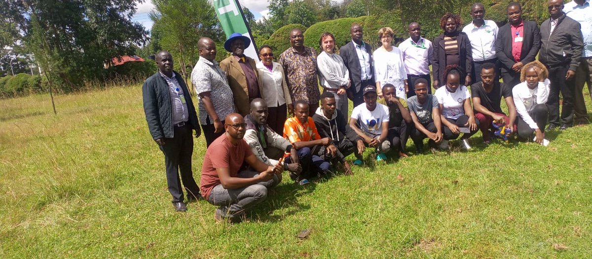 tenpKE's tweet image. Mzee Nyambane(Kisii Council of Elders) and Orero(Luo Council of Elders) who were also present to participate in the noble exercise.
#nationaltreeplantingday2023