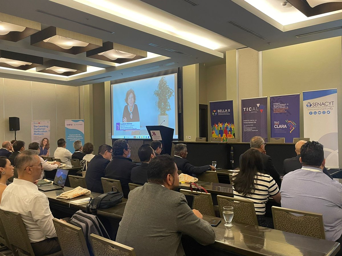 RedCLARA tweet media