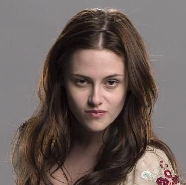 twilightsbabe's tweet photo. why she looking at me like that https://t.co/KxJrqvxL10