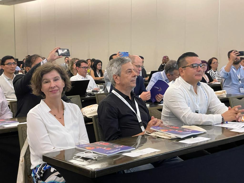 RedCLARA tweet media