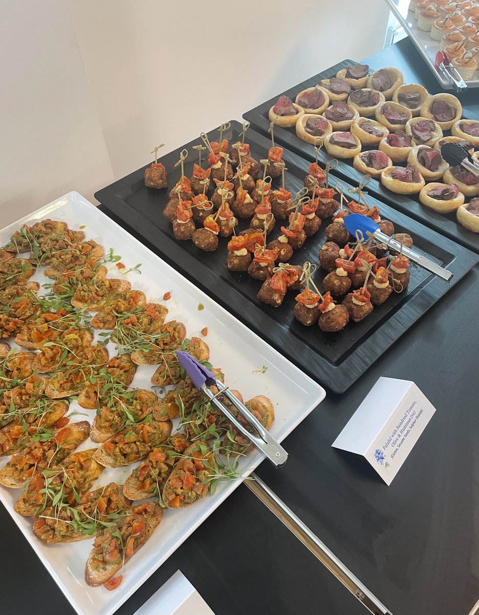 Newnham_Conf's tweet photo. Food is fuel when you're in an all day Conference. That's why our Catering team pride themselves on serving high quality, delicious lunch options.

#Collegecatering #eventprofs #cambridge #lunch #Food https://t.co/vbD3YQpICD