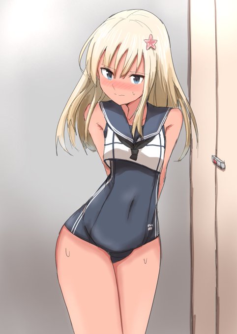 お題の腹痛でお尻を抑えながらトイレの扉の前で空くのをまつ呂500ちゃんです。 