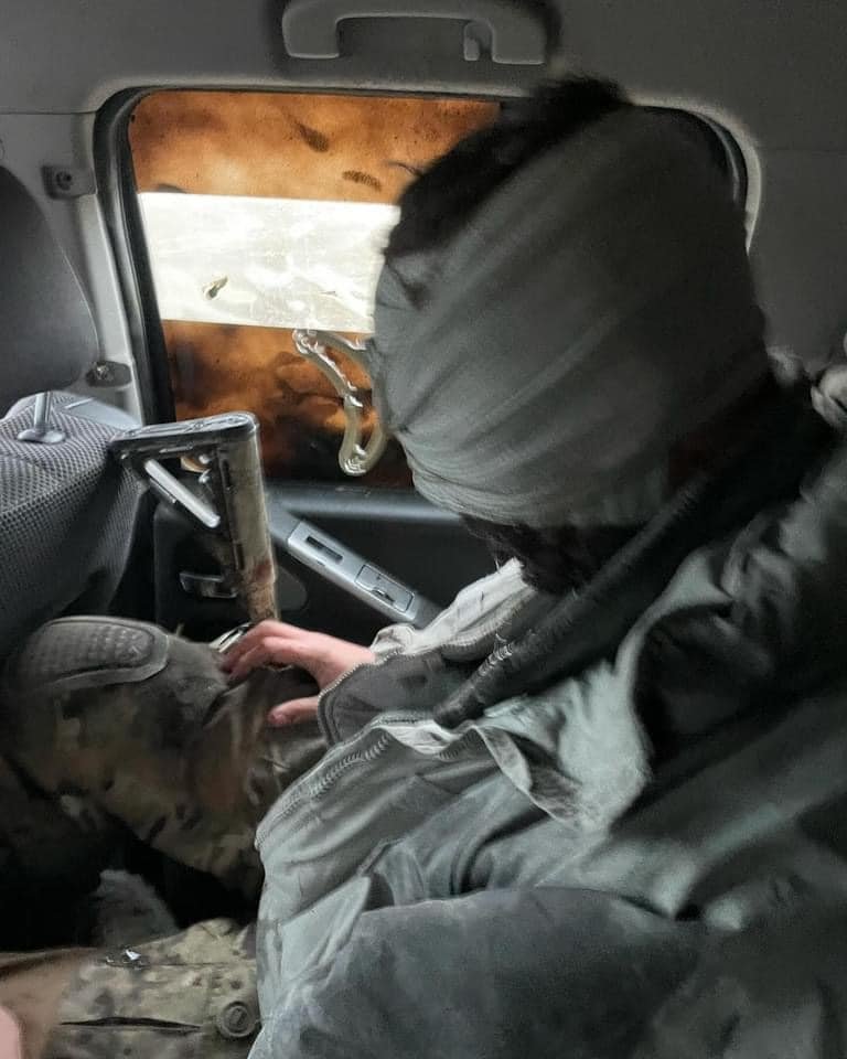 d1wn's tweet image. A Ukrainian 🇺🇦🇺🇦🇺🇦 friend of mine got seriously injured during battles against Russians on 11th - he needs eye and ear surgery abroad as a start. His wife has setup a fundraiser to help with recovery expenses. Any help much appreciated. send.monobank.ua/jar/2noHkTJhdx