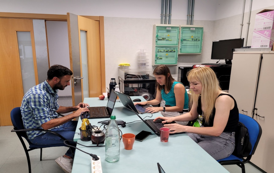 💻💻 NOTICIAS #macbioidi2 <a href="/ULPGC/">ULPGC</a>

📡El Bioingeniero Carli Scotta ha realizado talleres formativos <a href="/iUIBS_ULPGC/">iUIBS_ULPGC</a> #MACbioIDi2  #medtec4susdev #OpenDx28 <a href="/SanidadGobCan/">Sanidad Gobcan</a>  

✅Simulación clínica estudiantes #medicina 
✅ Sistemas de información OpenEHR y SNOMED-CT
✅ Atención pacientes