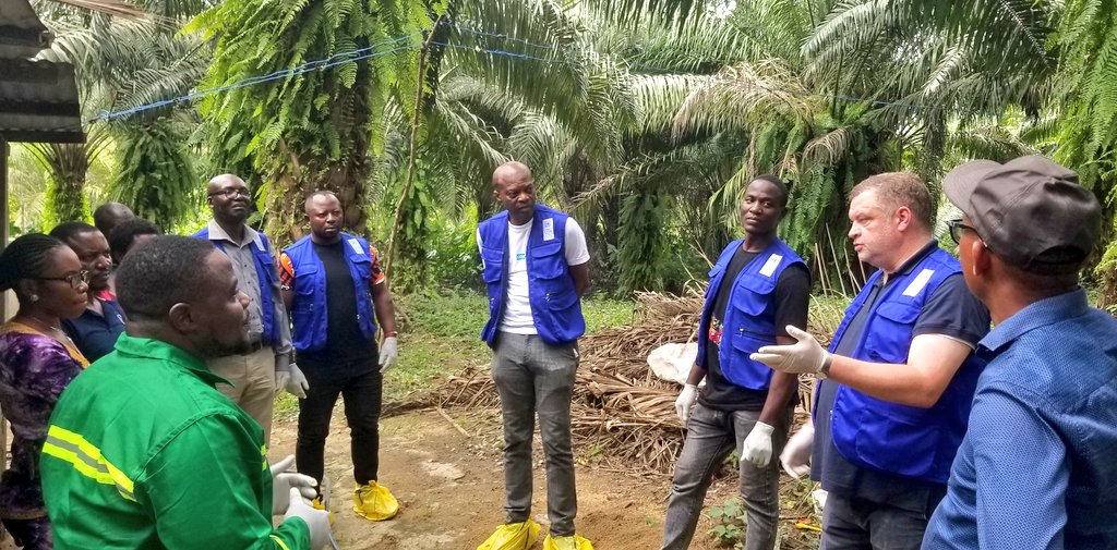 PNUDCameroun's tweet photo. #UNDP🇨🇲 team is working tirelessly every day in de NW/SW Regions to identify challenges & supp. youths, women & families to #BuildBackBetter.
@mharthansen, #UNDP OIC joined de SW #RecoveryTeam to visit projects & strengthen stakeholders' continued collab. in rebuilding de Region https://t.co/6FelpHbOVn