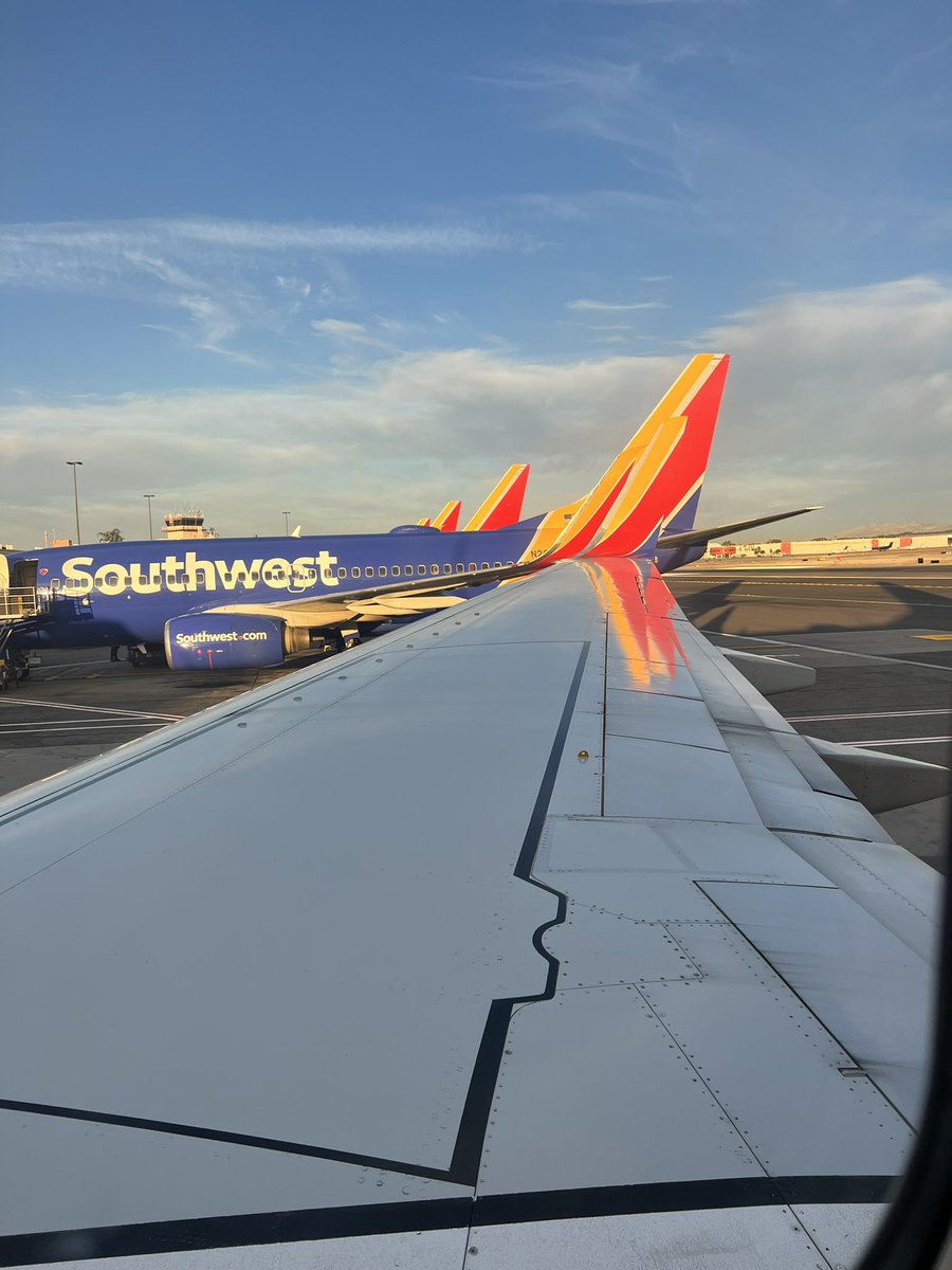 critriderbos's tweet image. off to work, great week ahead #nextleap #beuseful #INHANCEshoulder thanks @SouthwestAir, #SanFrancisco #flight981